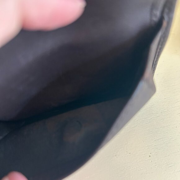 【9.28】#3 Preowned Value $350 Gucci Wallet - Picture 11 of 13